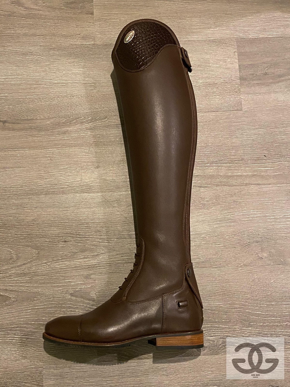 DeNiro brown Salento with moka top