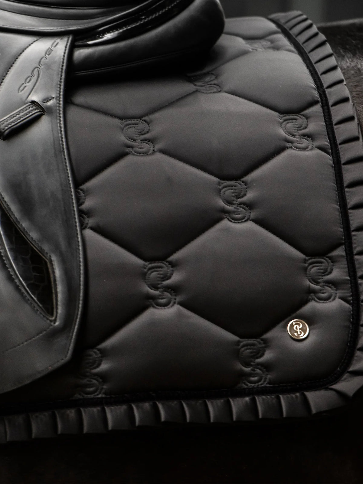 PS OF SWEDEN Saddle Pad Dressage Ruffle Black