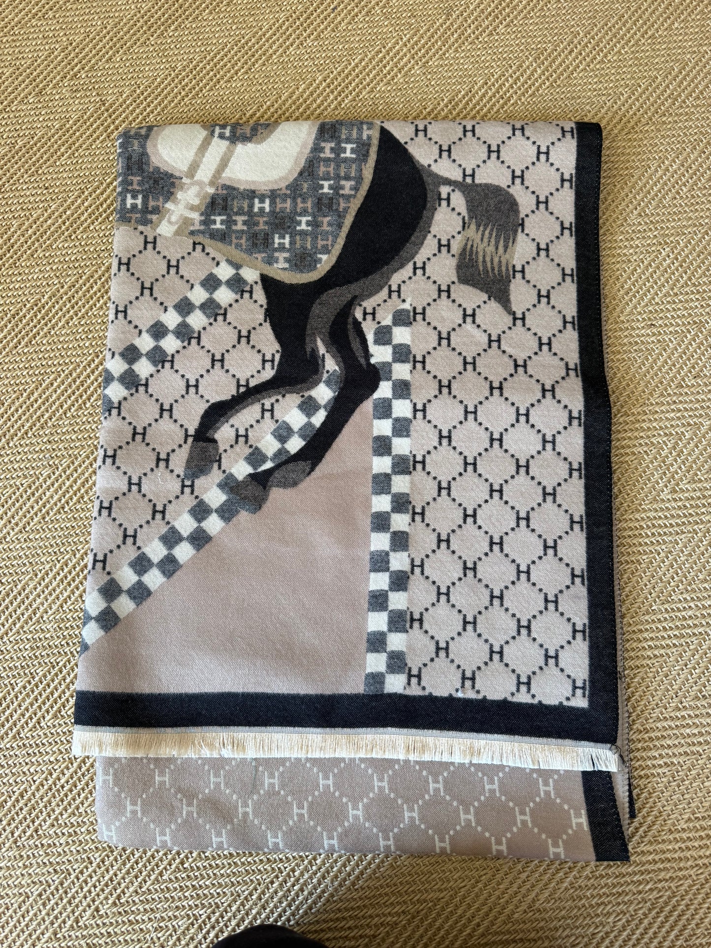 Gee Gee wrap or throw