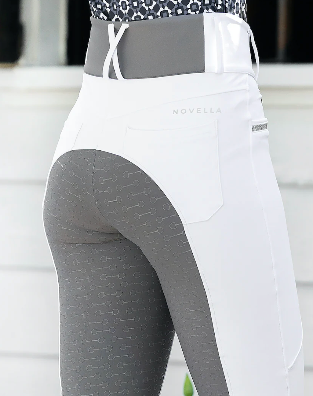 Novella White Show Breech full seat
